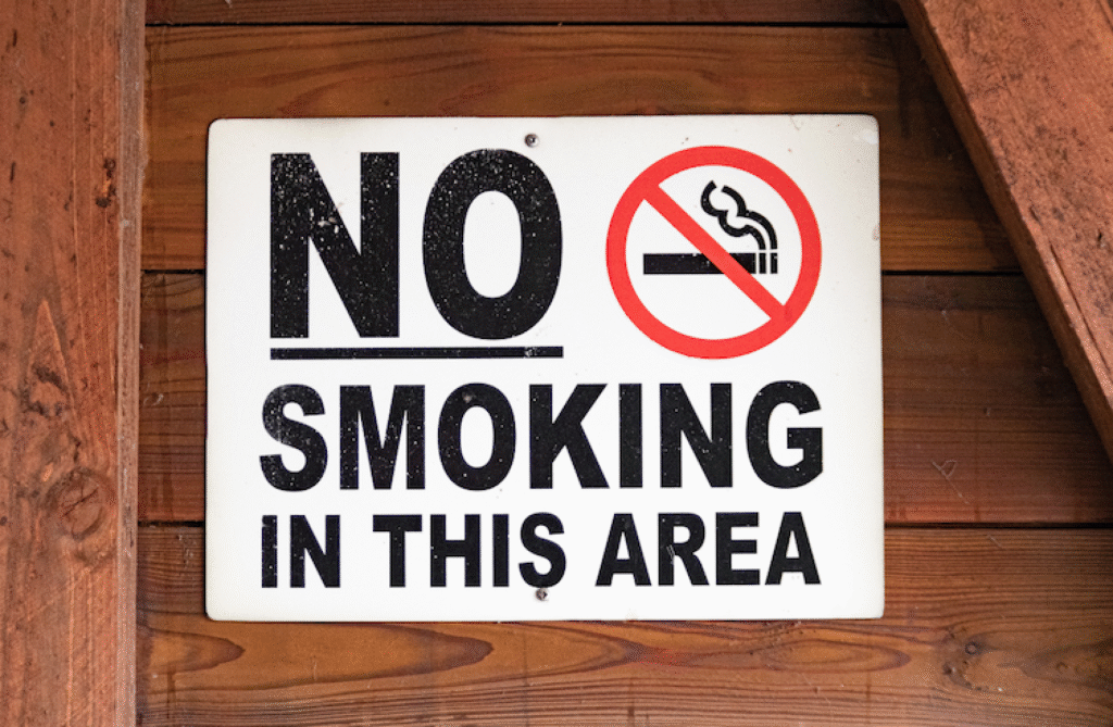 This image has an empty alt attribute; its file name is smoking-1024x669.png